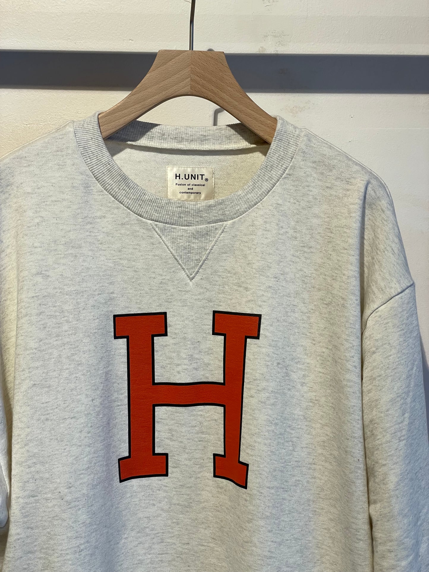 H.UNIT®︎ H print sweat
