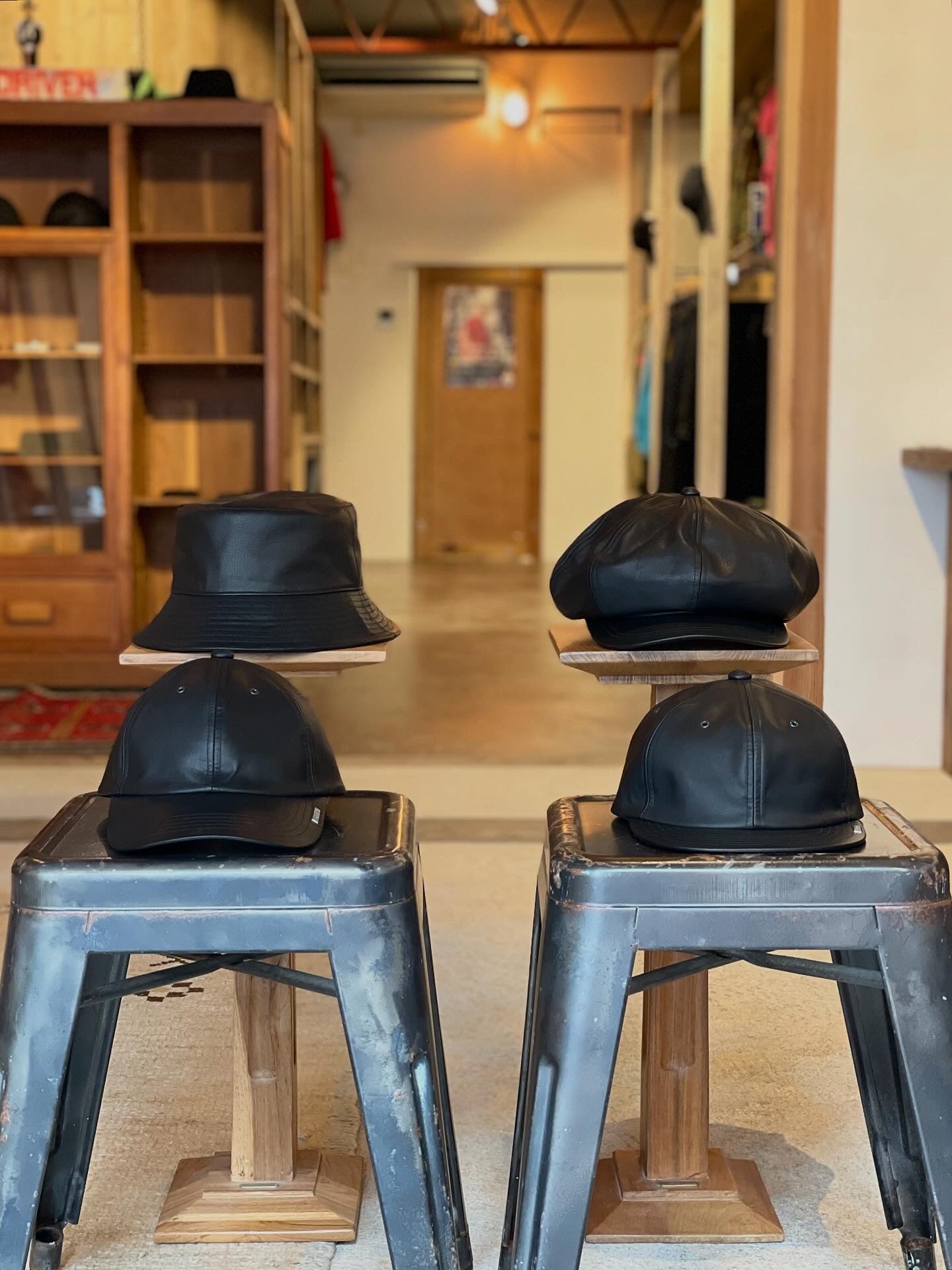 ISAMUKATAYAMA BACKLASH MONOCHROME LUXURY STEER BUCKET HAT