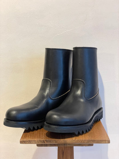 NORIEI BACK ZIP BOOTS