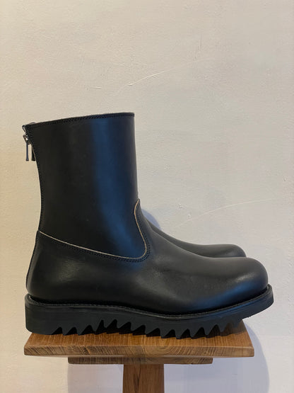 NORIEI BACK ZIP BOOTS